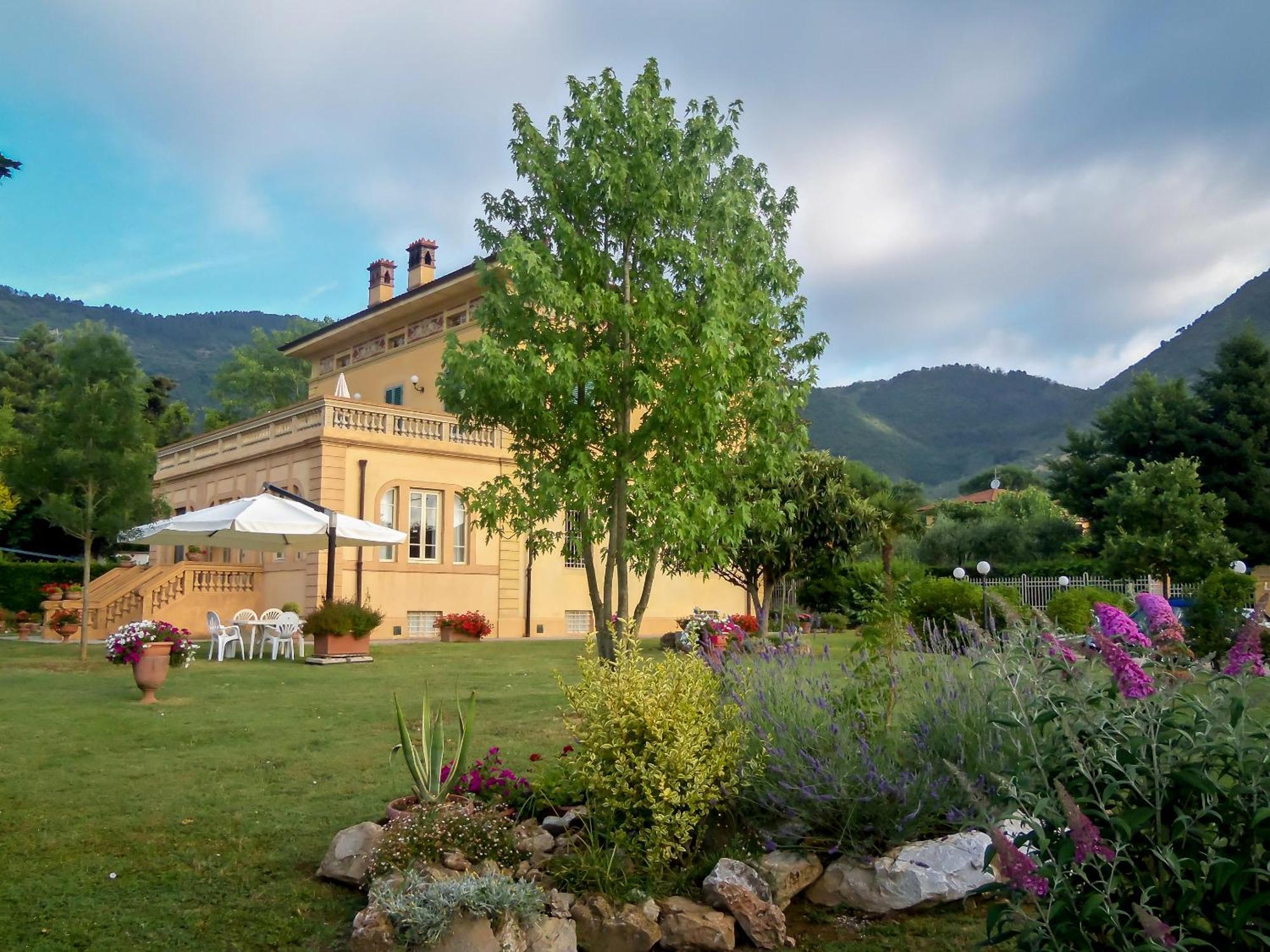 Marta Guest House Lucca Kültér fotó