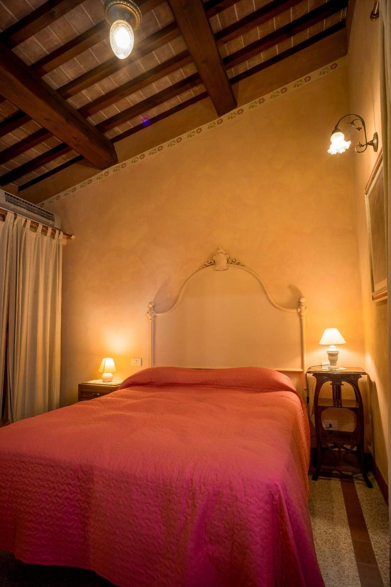 Marta Guest House Lucca Szoba fotó