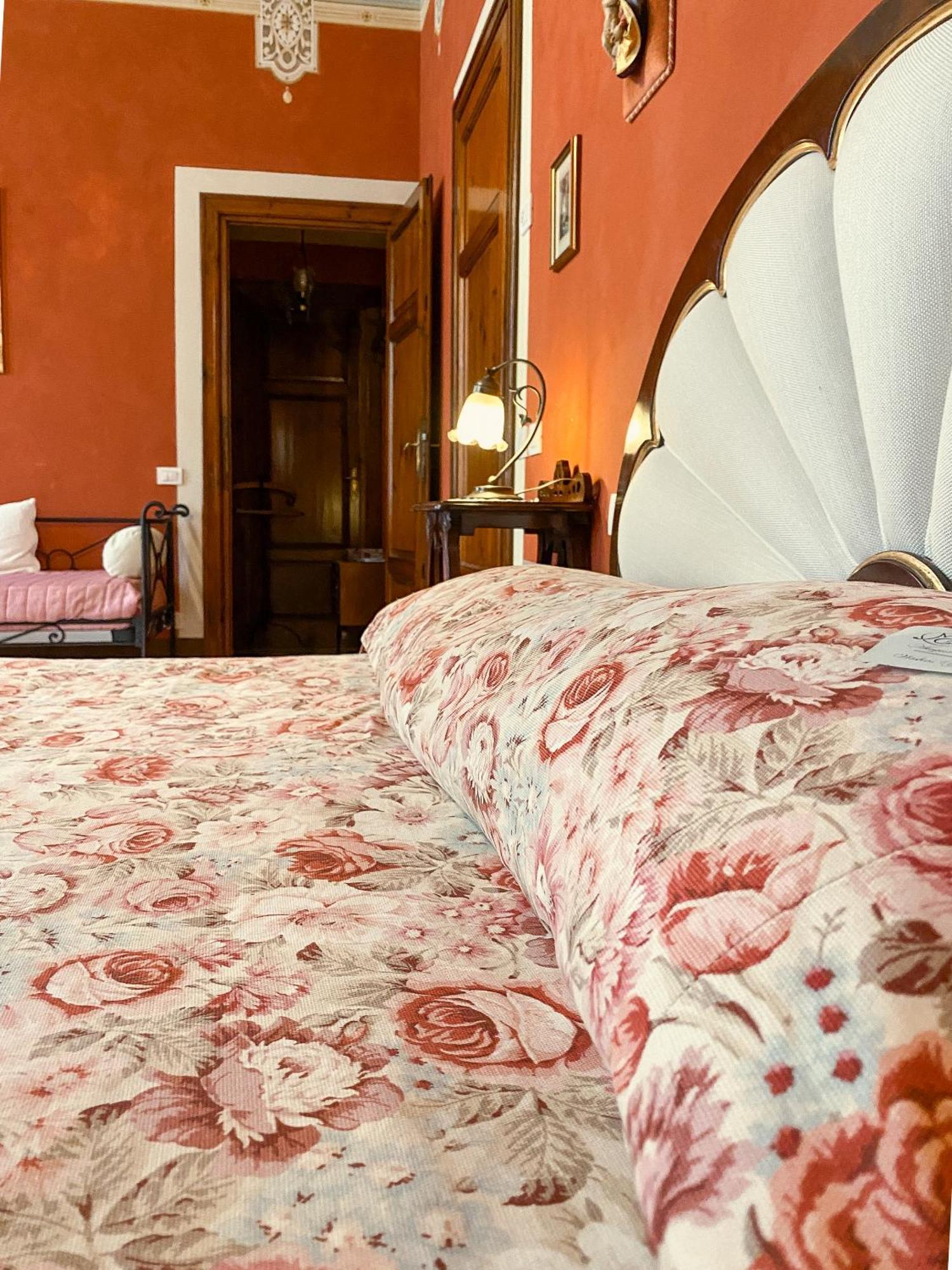 Marta Guest House Lucca Szoba fotó